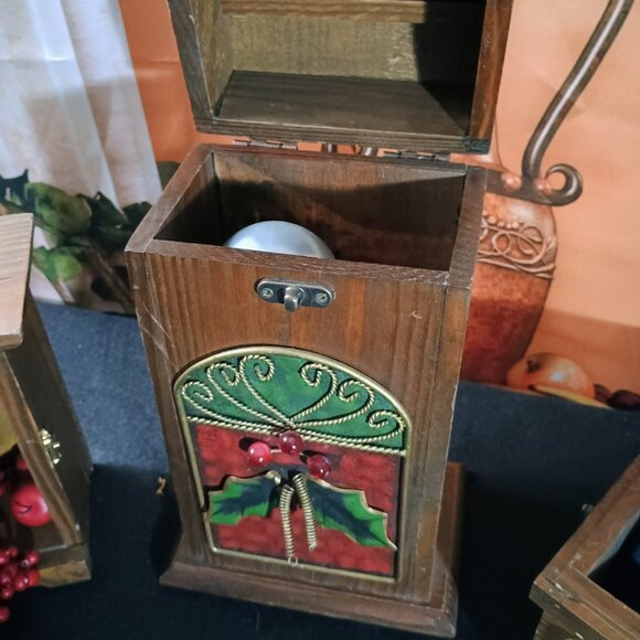 VGUC: Distressed Rustic Wood Boxes Set 3pc for the Holidays - Picture 5 of 6